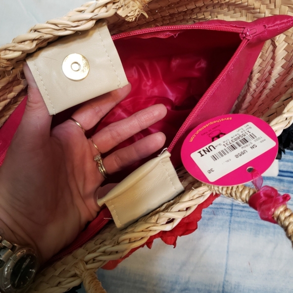 Save The Queen Large Straw Purse - Picture 6 of 7